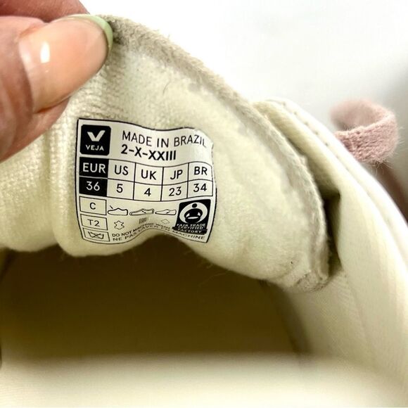 Veja Esplar Leather Sneaker - Picture 12 of 13